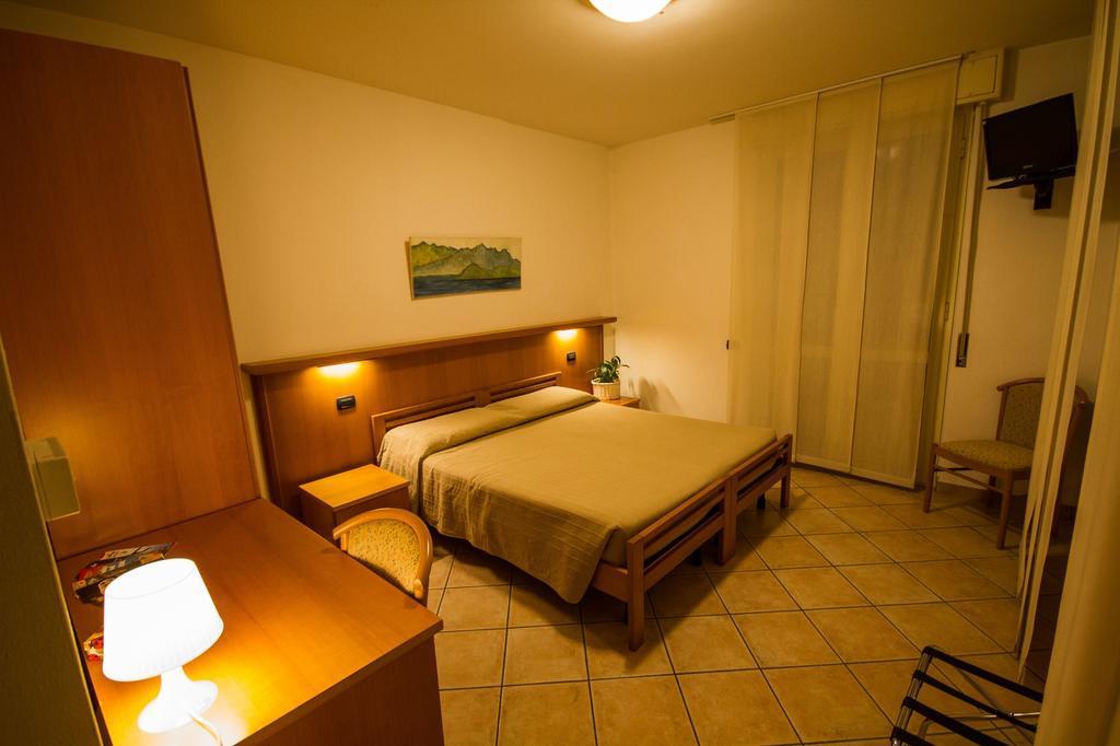 Albergo Lario Gera Lario Cameră foto